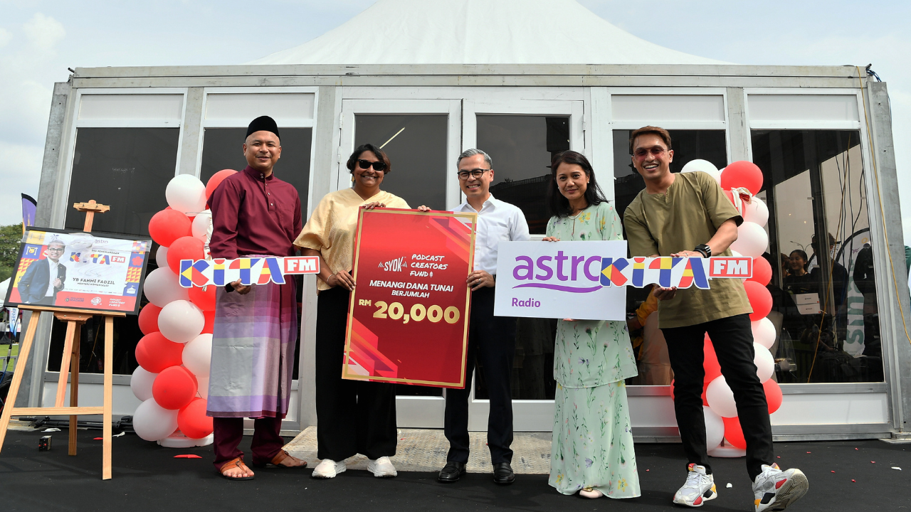 YB Fahmi Fadzil Lancar KITA fm & Podcast Creators Fund di SYOK FEST 2024