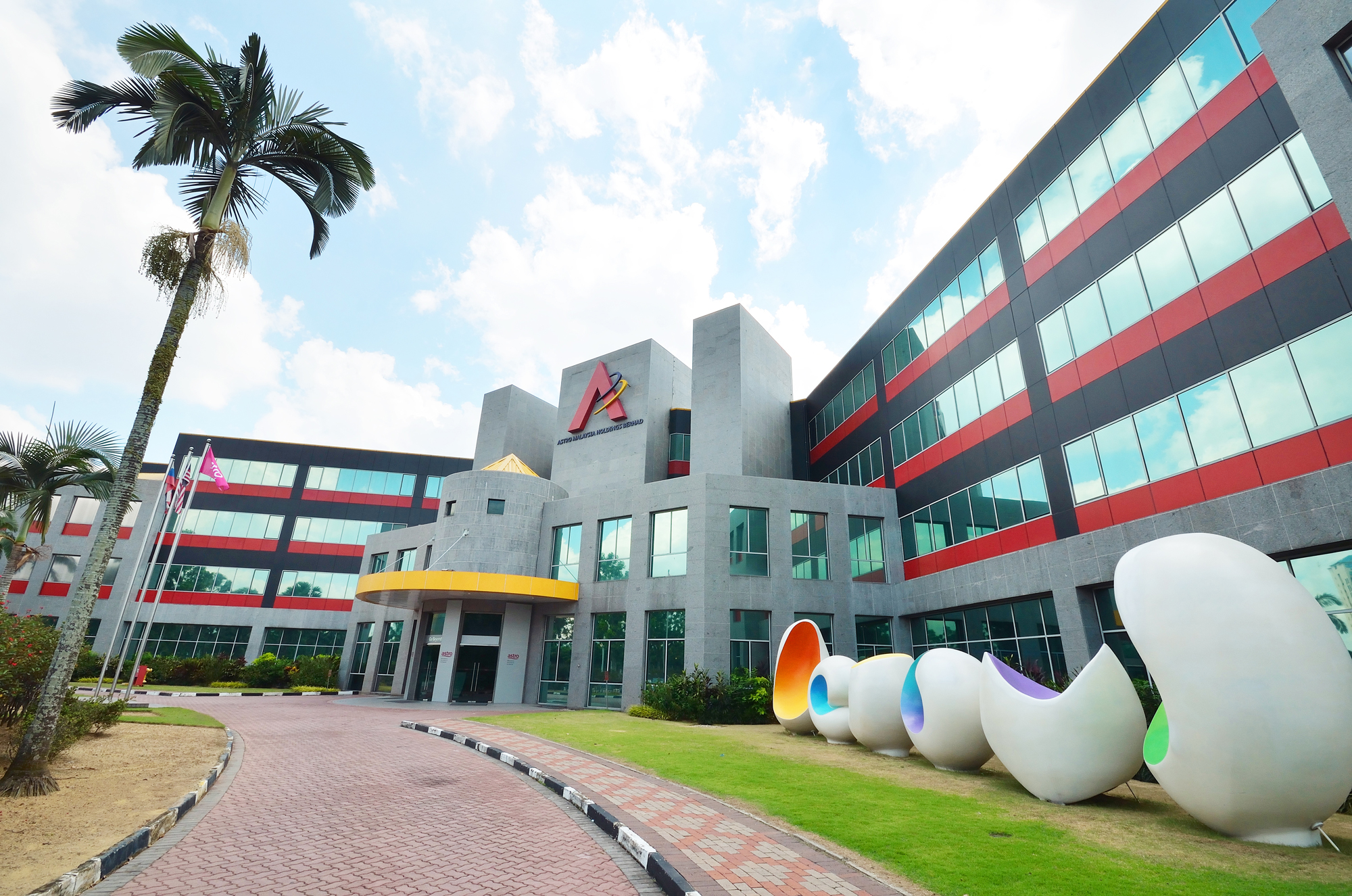 TRANSFORMATION GAINS TRACTION, ASTRO ONE LIFTS PAY-TV SALES