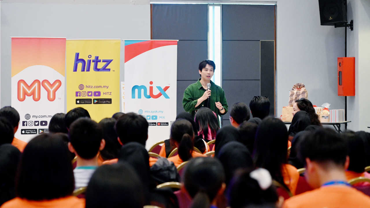 Astro Radio Inspires Scholars at Yu Cai Foundation and Yayasan DayaDiri Career Sharing Session