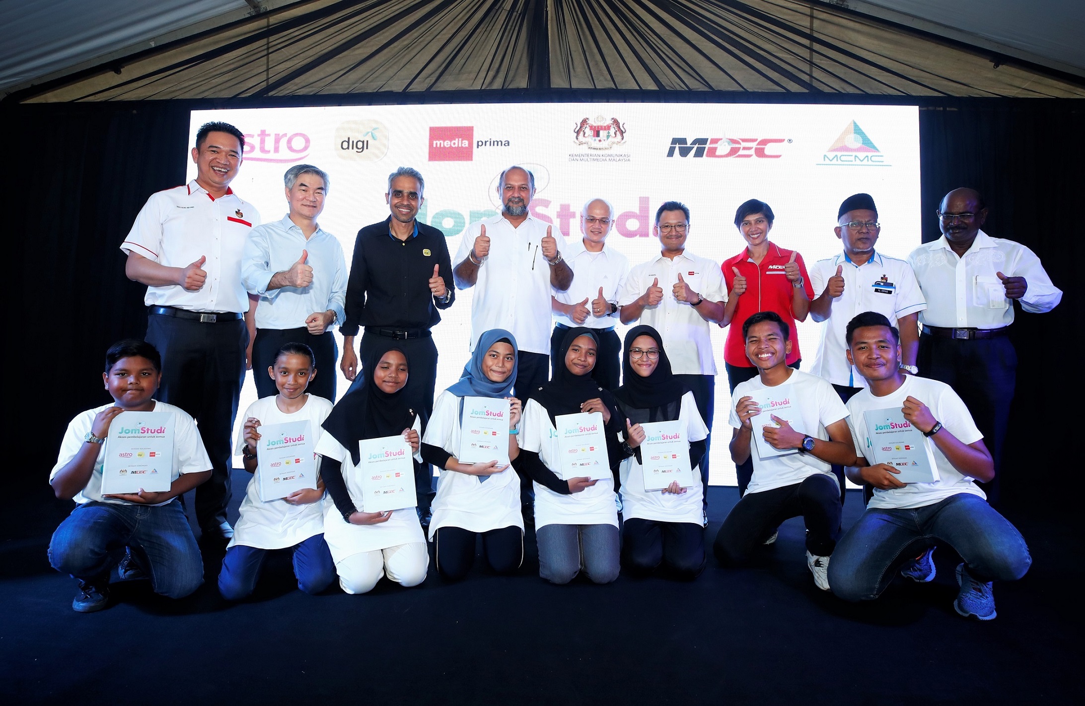 Lebih daripada 1,400 pelajar dihubungkan dengan aktiviti pembelajaran digital menerusi JomStudi